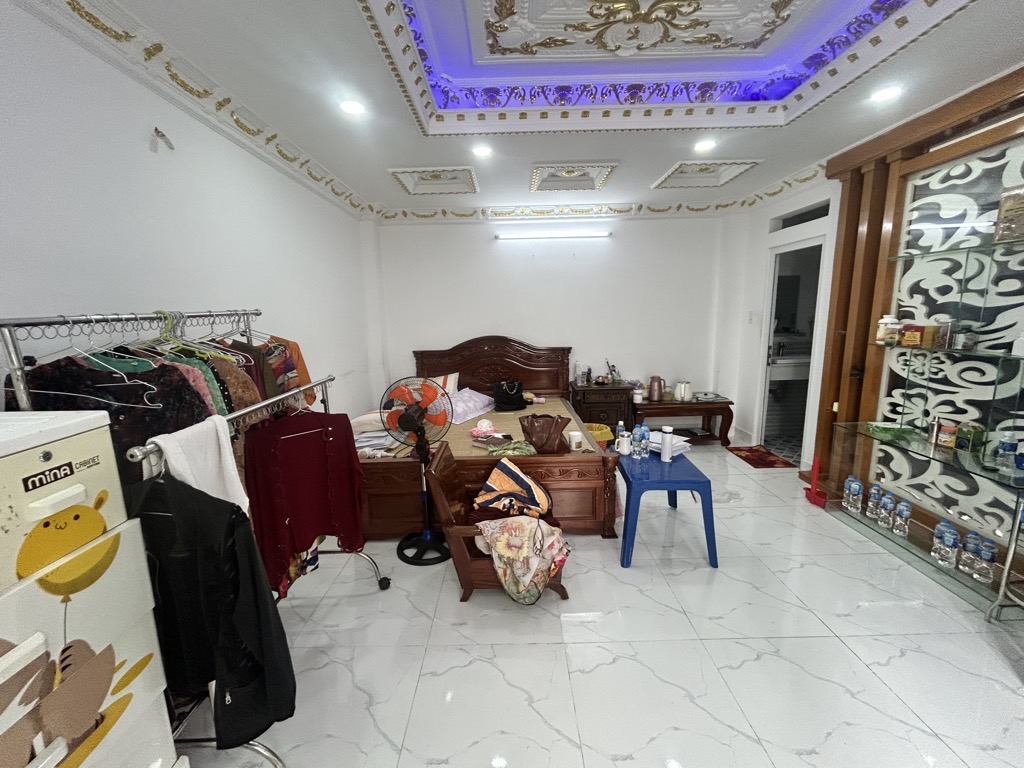 Nhà tỉnh lộ 10, Bình Trị Đông B, Bình Tân 4 tầng, nhà thật, giá thật, cần bán gấp, giảm kịch khung. Giá chỉ 8.1 tỷ